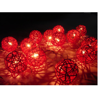 1 Set of Red 5cm Rattan Cane 50 Ball Battery Powered LONG 5m String Lights Christmas Gift Home Wedding Party Bedroom Decoration Table Centrepiece